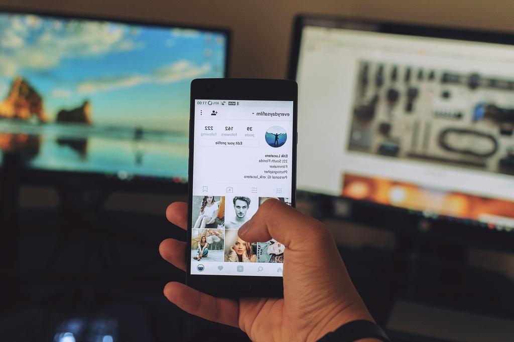 User synchronization interface